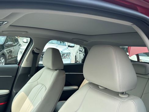 Used 2025 Hyundai Sonata Limited FWD image 16