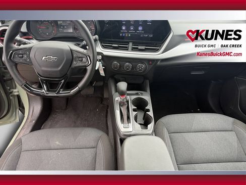 Used 2024 Chevrolet Trax RS w/ Driver Confidence Package FWD image 25