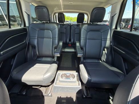Used 2025 Lincoln Aviator AWD w/ Equipment Group 101A image 40