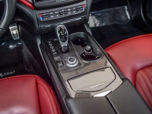 Used 2018 Maserati Ghibli image 32