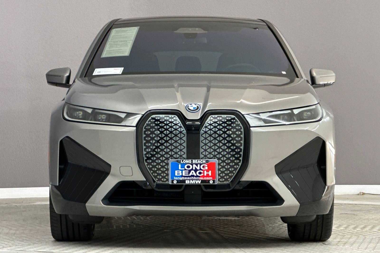 Used 2024 BMW iX xDrive50 w/ Premium Package AWD/4WD image 5