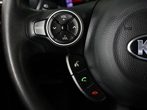Used 2017 Kia Soul image 23