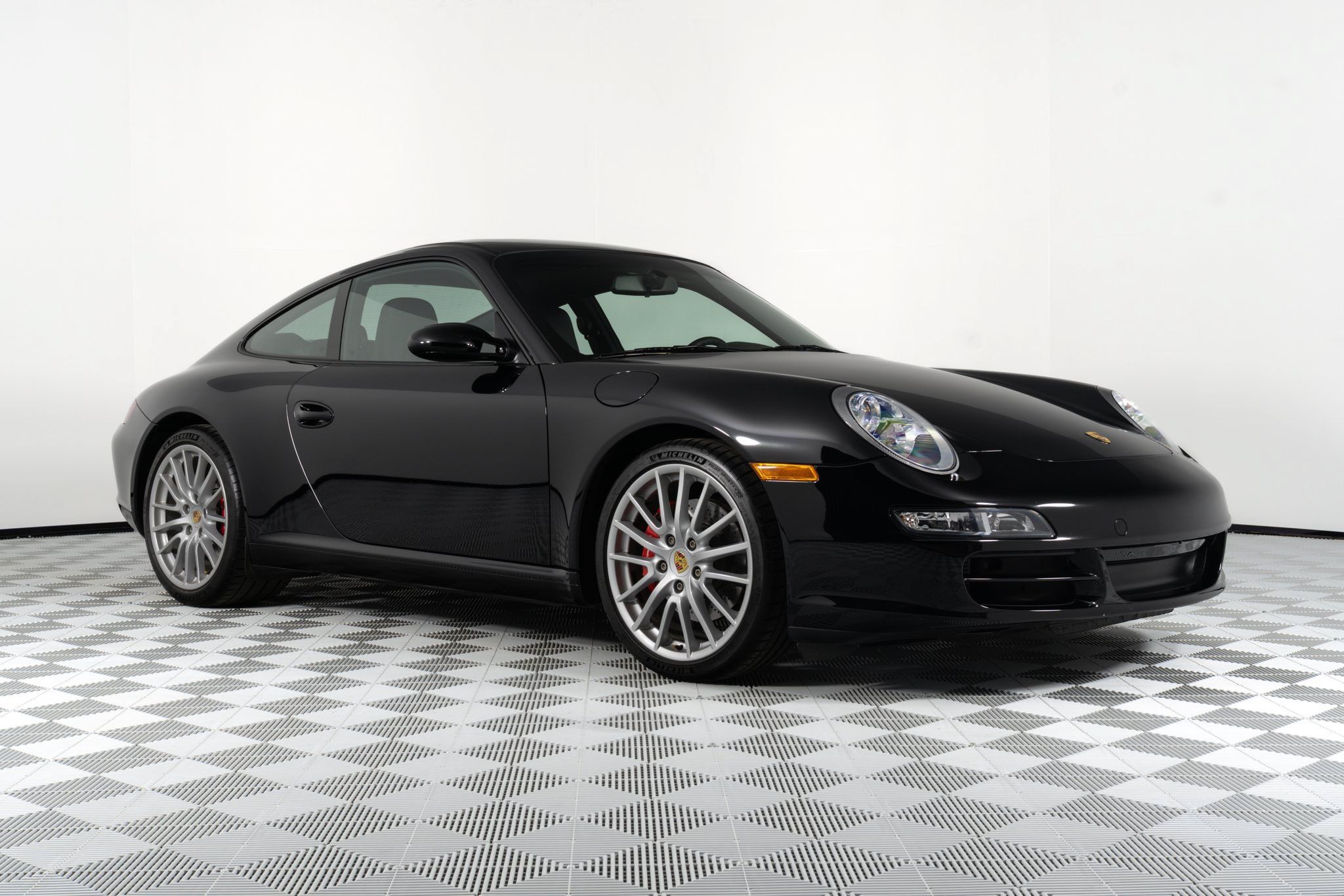 Used 2005 Porsche 911 Carrera S RWD image 1