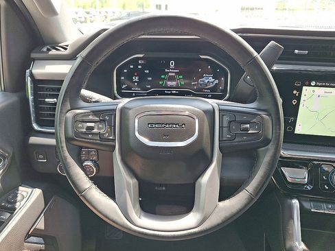 Used 2024 GMC Sierra 2500 Denali w/ Denali Reserve Package AWD/4WD image 16