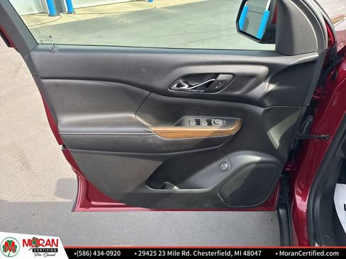 Used 2017 GMC Acadia SLE image 9