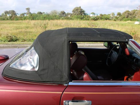 Used 1987 Mercedes-Benz 560 SL image 6