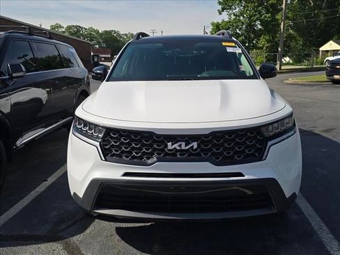 Used 2023 Kia Sorento S w/ Panoramic Sunroof Package AWD/4WD image 2