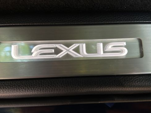 Used 2025 Lexus GX 550 w/ Accessory Package (2T) AWD/4WD image 32