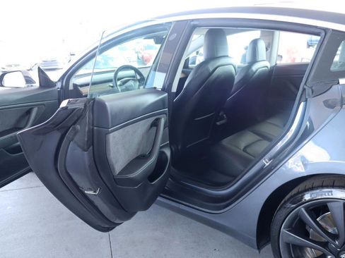 Used 2020 Tesla Model 3 Performance AWD/4WD image 29