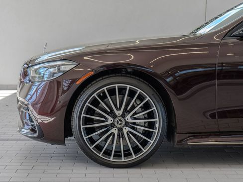 Used 2023 Mercedes-Benz S 500 4MATIC w/ AMG Line image 4
