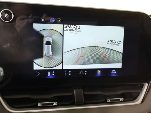 Used 2025 Chevrolet Equinox LT w/ Convenience Package II image 6