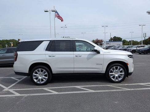 Used 2022 Chevrolet Tahoe High Country AWD/4WD image 2