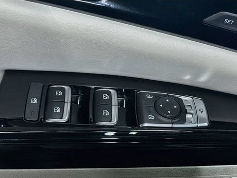 Used 2024 Kia Carnival SX FWD image 18