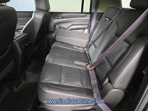 Used 2017 Chevrolet Suburban LT RWD image 15