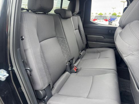 Certified 2025 Toyota Tacoma SR5 AWD/4WD image 18