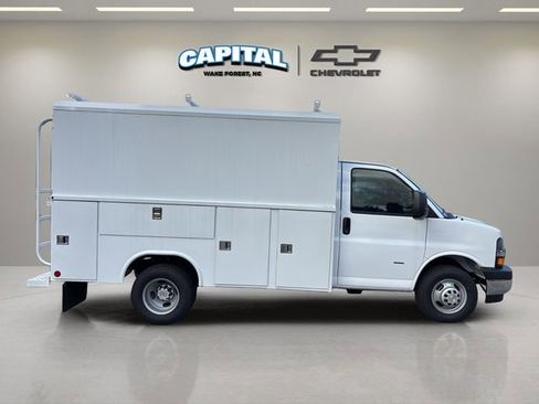 New 2025 Chevrolet Express 3500 w/ Power Convenience Package image 13