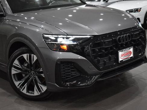 Used 2025 Audi Q8 Premium Plus w/ Premium Plus Package image 2