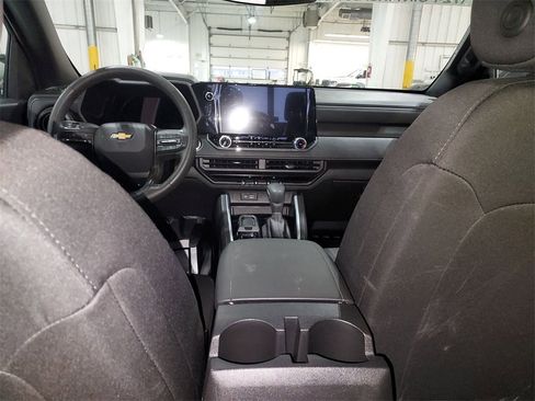 Used 2024 Chevrolet Colorado W/T w/ Safety Package image 10