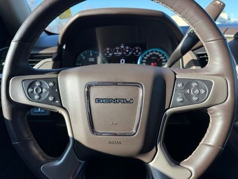 Used 2018 GMC Yukon Denali image 14