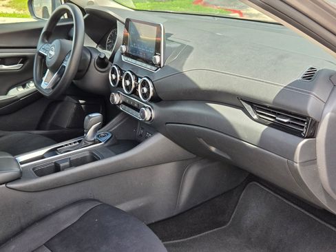 Used 2024 Nissan Sentra SV FWD image 29
