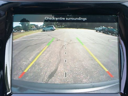Used 2019 Jeep Cherokee Limited AWD/4WD image 16