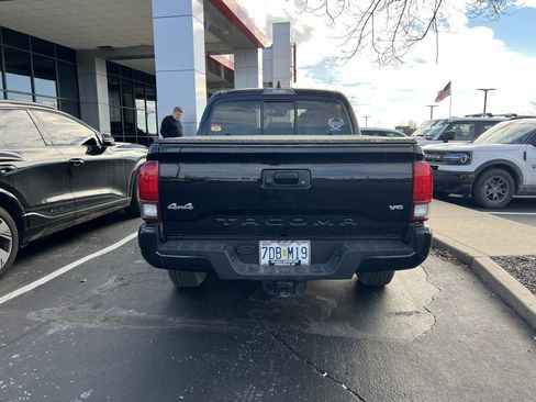 Used 2021 Toyota Tacoma SR image 3