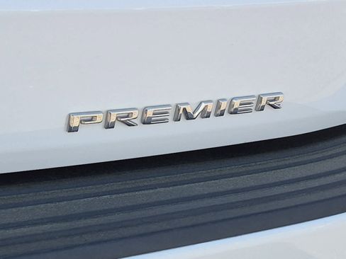 Used 2023 Chevrolet Suburban Premier AWD/4WD image 25