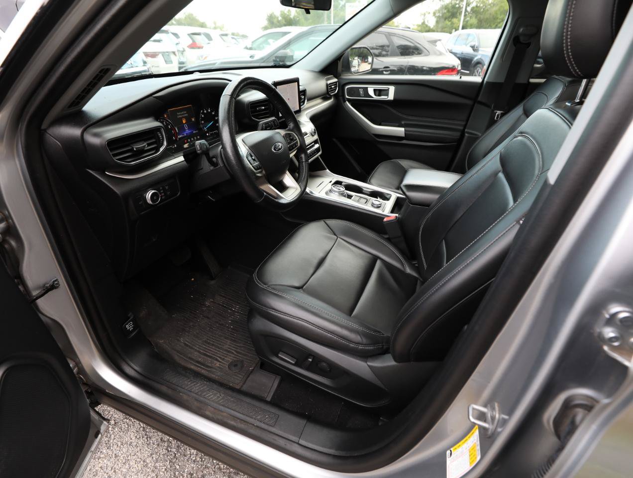 Used 2021 Ford Explorer XLT w/ Equipment Group 202A AWD/4WD image 20