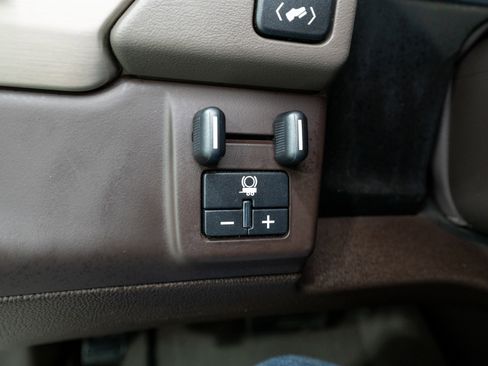 Used 2016 GMC Yukon Denali w/ Open Road Package image 34