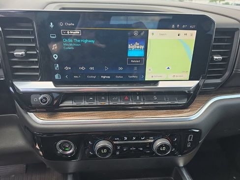 Used 2023 Chevrolet Silverado 1500 RST AWD/4WD image 23