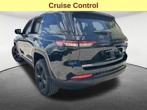 Used 2023 Jeep Grand Cherokee Limited w/ Black Appearance Package AWD/4WD image 10