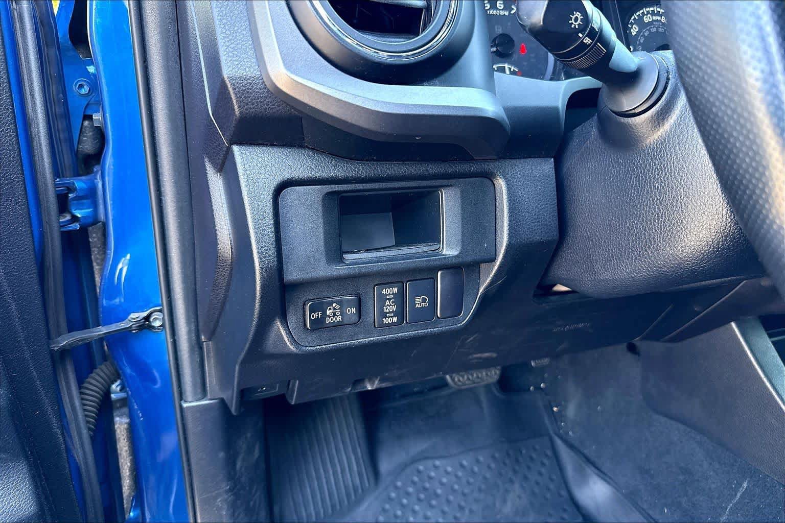 Used 2018 Toyota Tacoma TRD Sport w/ Technology Package RWD image 33