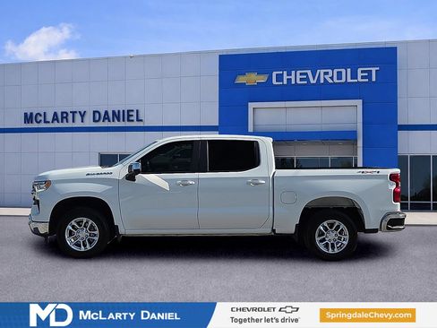 Used 2025 Chevrolet Silverado 1500 LT w/ Safety Package AWD/4WD image 3