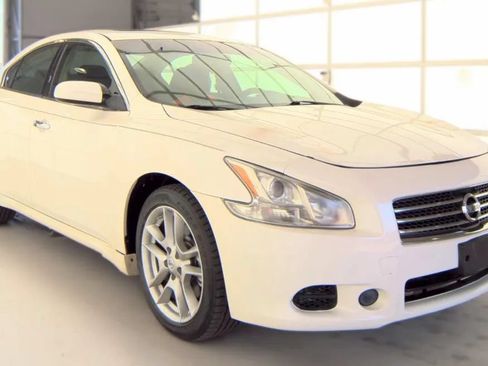 Used 2010 Nissan Maxima 3.5 S FWD image 2