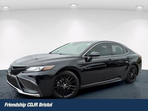 Used 2022 Toyota Camry XSE w/ Navigation Package image 1