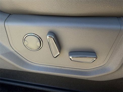 Used 2016 Ford F150 Lariat image 31