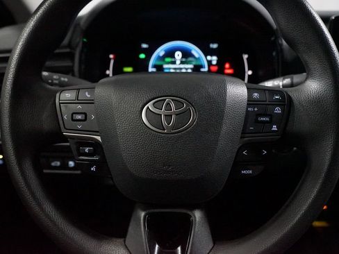Used 2025 Toyota Camry LE w/ Convenience Package FWD image 12