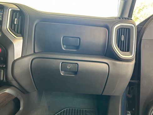 Used 2021 GMC Sierra 1500 SLT w/ SLT Premium Plus Package AWD/4WD image 23