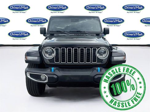 Used 2024 Jeep Wrangler Unlimited Sahara AWD/4WD image 2