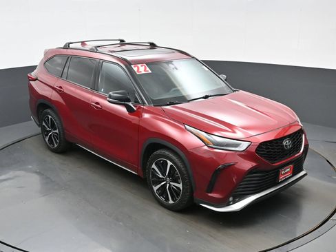 Used 2022 Toyota Highlander XSE AWD/4WD image 35