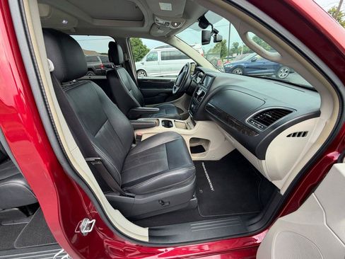 Used 2015 Chrysler Town & Country Touring-L w/ Driver Convenience Group FWD image 42