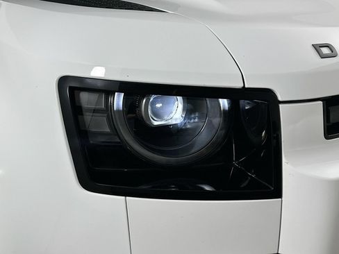Used 2026 Land Rover Defender 130 X-Dynamic SE AWD/4WD image 10