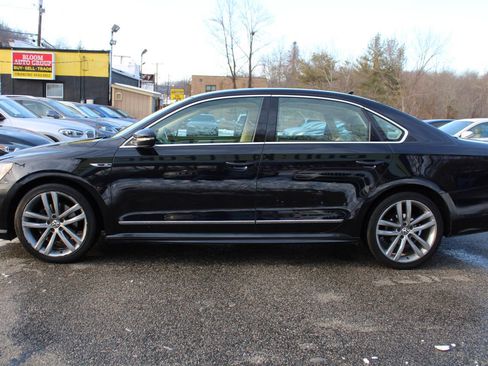 Used 2017 Volkswagen Passat 1.8T R-Line image 12