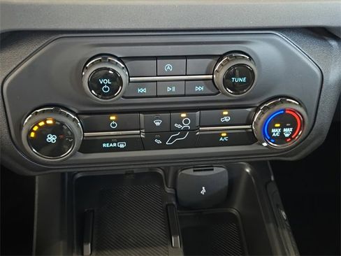 New 2025 Ford Bronco Base image 14