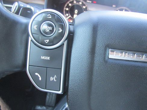 Used 2018 Land Rover Discovery HSE image 50