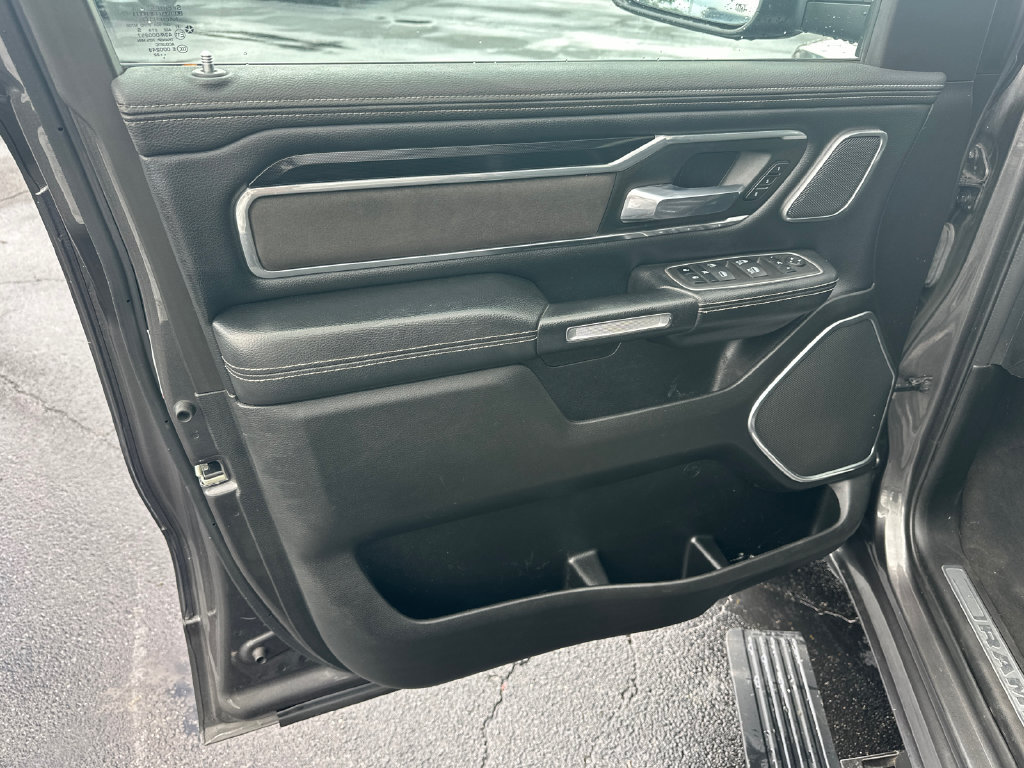 Used 2022 RAM 1500 Laramie AWD/4WD image 10