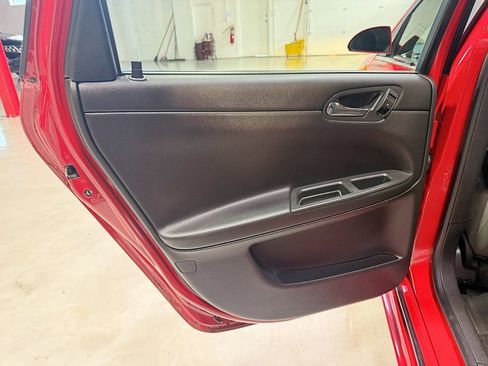 Used 2011 Chevrolet Impala LT image 29