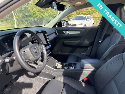 Certified 2025 Volvo XC40 B5 Plus image 18