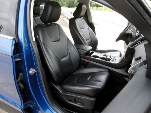 Used 2020 Ford Edge Titanium AWD/4WD image 22