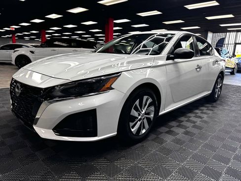 Used 2024 Nissan Altima 2.5 S FWD image 7